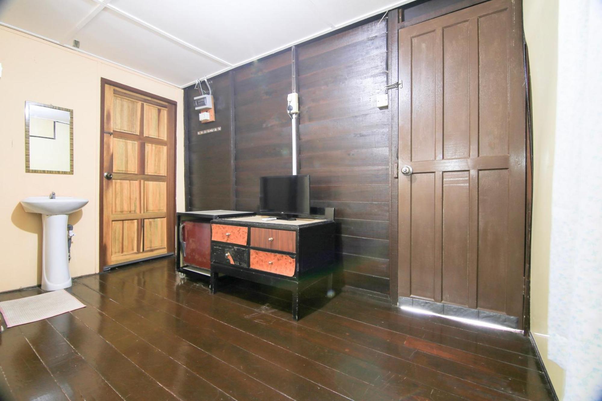 Ombak Hotel 2*